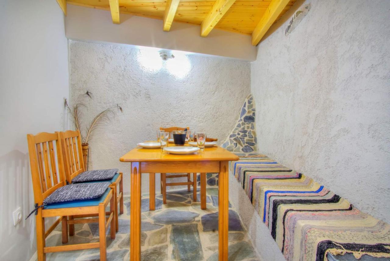 Παραδοσιακό Σπίτι Στο Χωριο Apartment Agioi Deka  Exterior photo