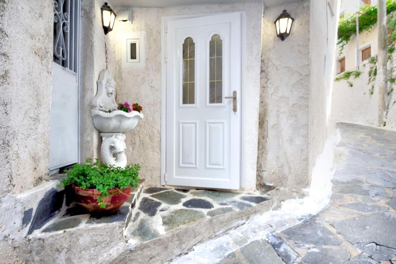 Παραδοσιακό Σπίτι Στο Χωριο Apartment Agioi Deka  Exterior photo